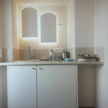 Golden Hour Hideaway - Santorini Fira (Santorini)