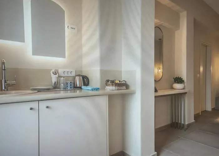 Golden Hour Hideaway - Santorini