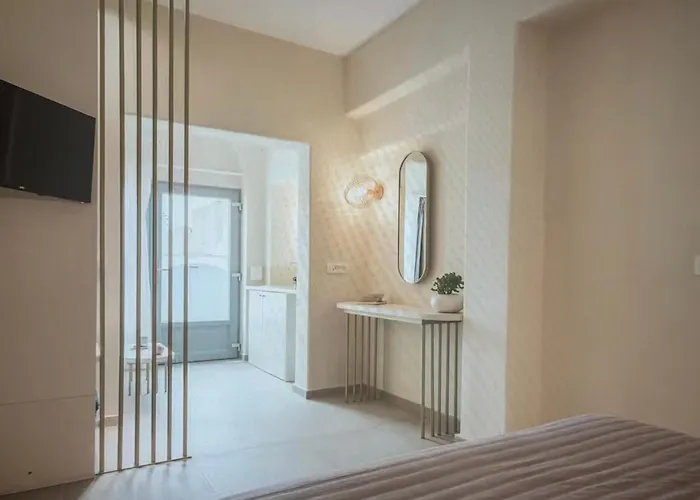 Daire Golden Hour Hideaway - Santorini Fira (Santorini)