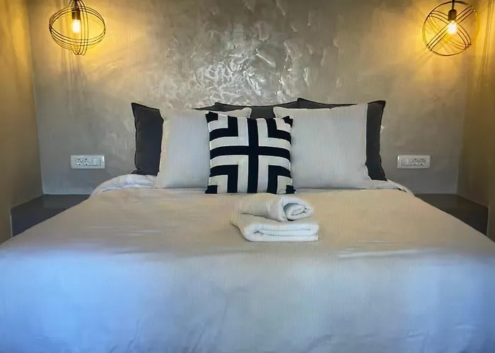 Daire Golden Hour Hideaway - Santorini Fira (Santorini)