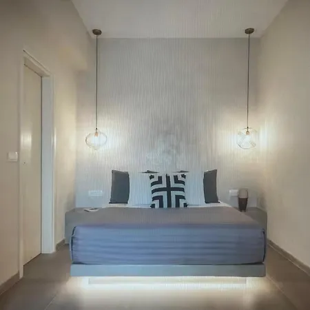 Golden Hour Hideaway - Santorini * Fira (Santorini)