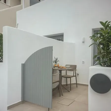 Golden Hour Hideaway - Santorini