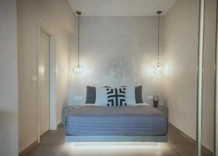 Golden Hour Hideaway - Santorini * Φηρά